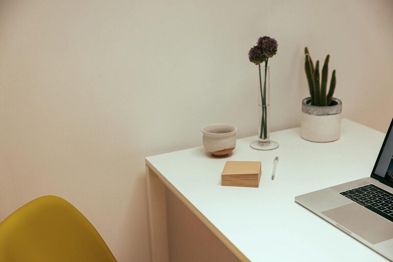 Simple Ways to Personalize Your Workspace for Better Focus